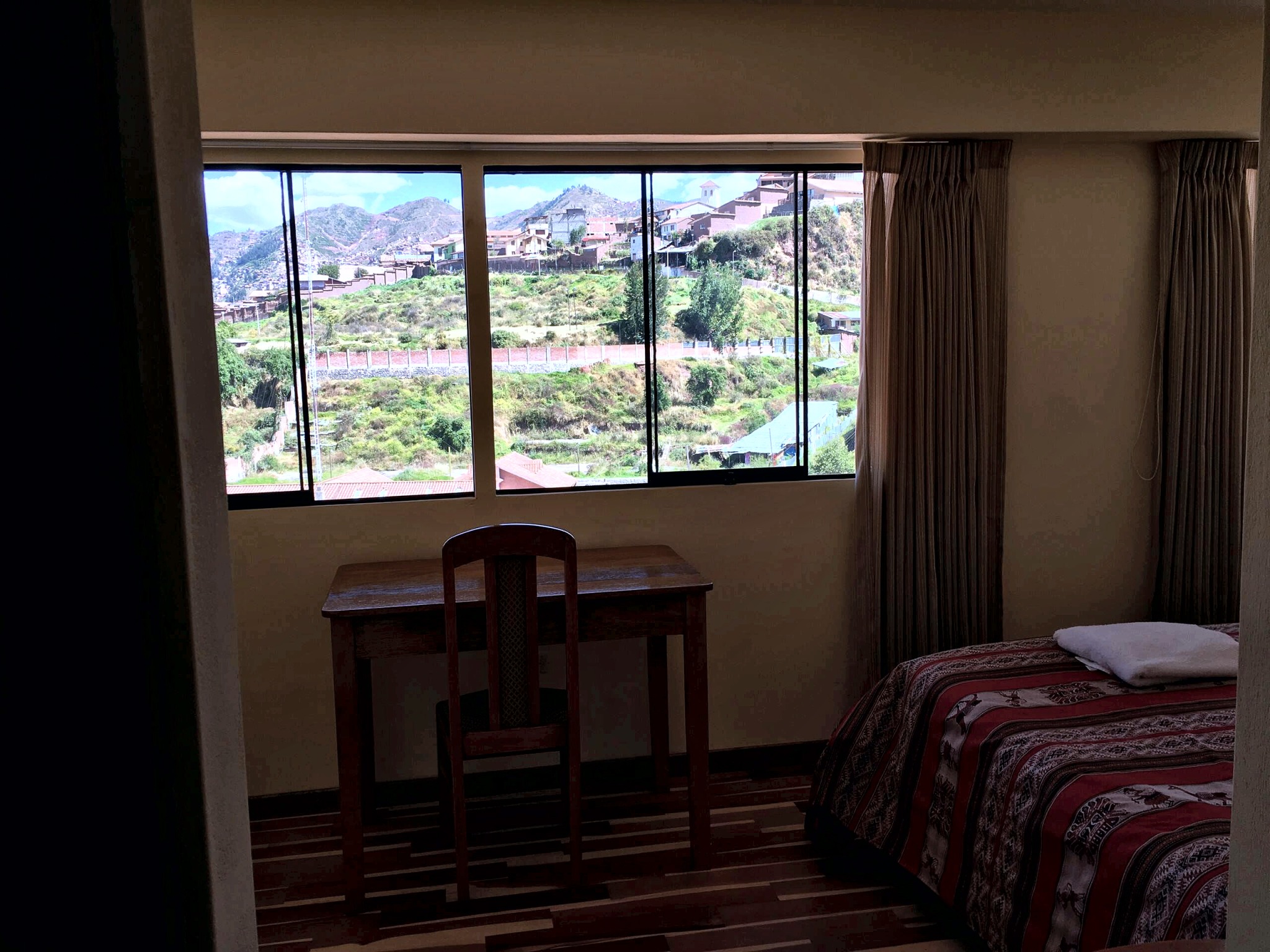 Room facing the city